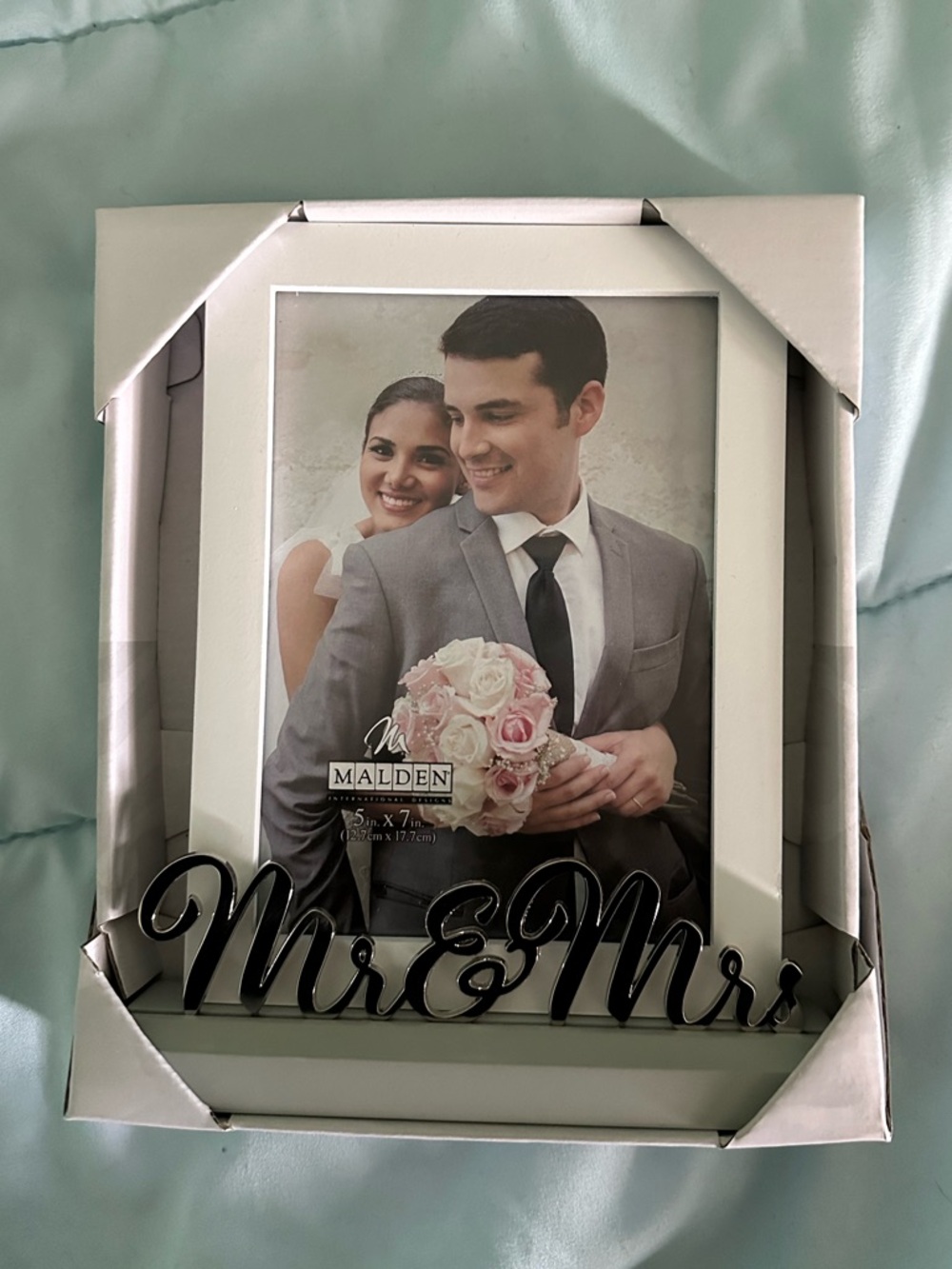 Wedding Photo Frame with 'Mr & Mrs' Script